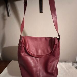 Maxx New York Elegant Burgundy 100% Genuine Leather Shoulder Bag